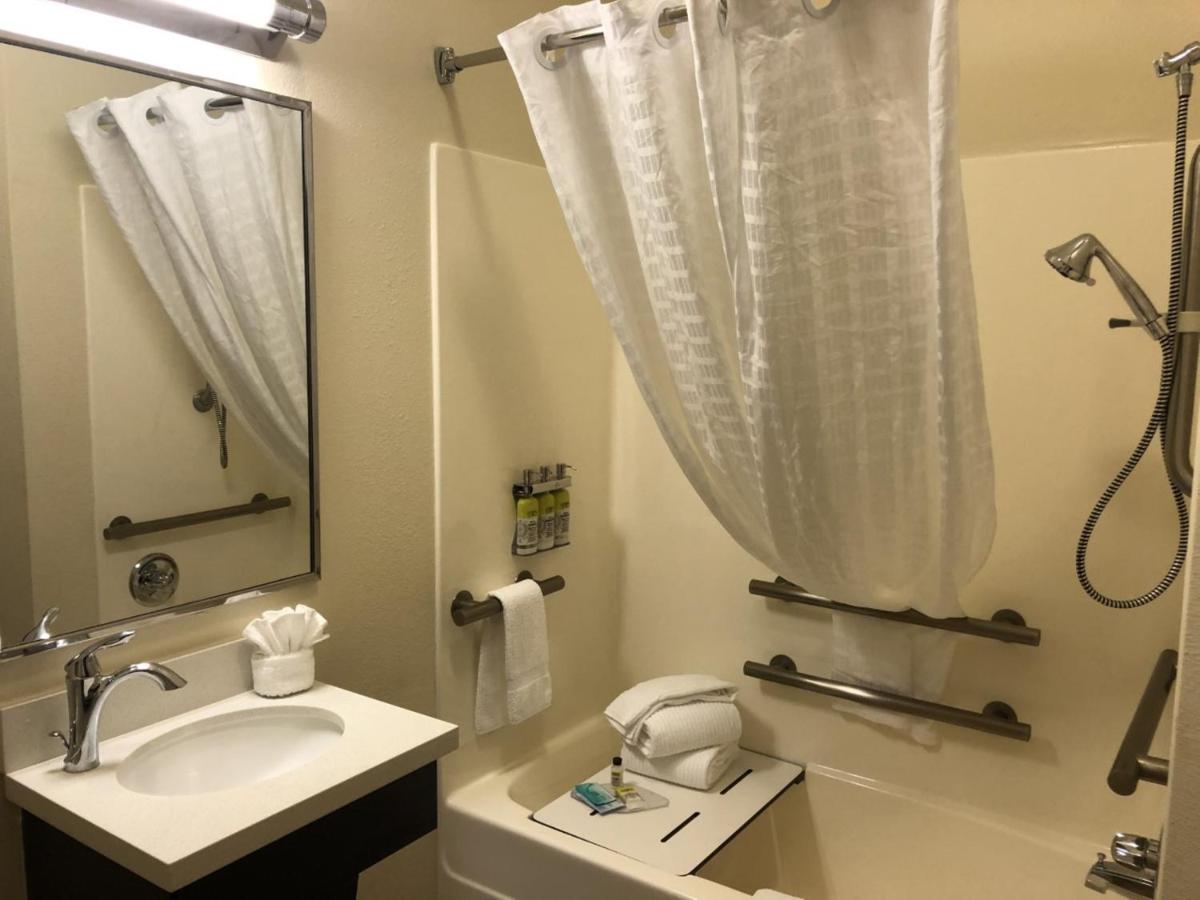 Studio Suite with Two Double Beds and Hearing Accessible Tub - Non-Smoking