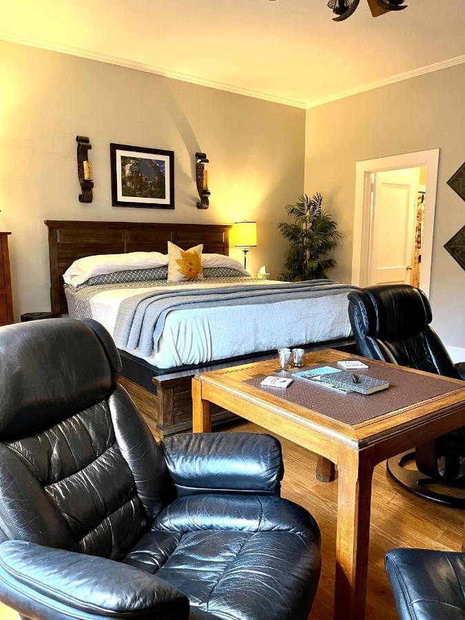 Superior King Suite - Pet Friendly